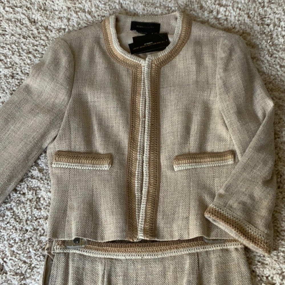 BCBGMaxazaria  ladies two piece outfit. Tweed jacket & Skirt